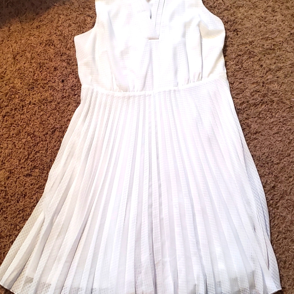 White Sleeveless Dress